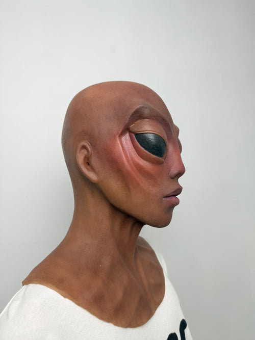Realistic Alien Silicone Mask Full Head – Minimalist Extraterrestrial Mask for Disguise, Film & Cosplay