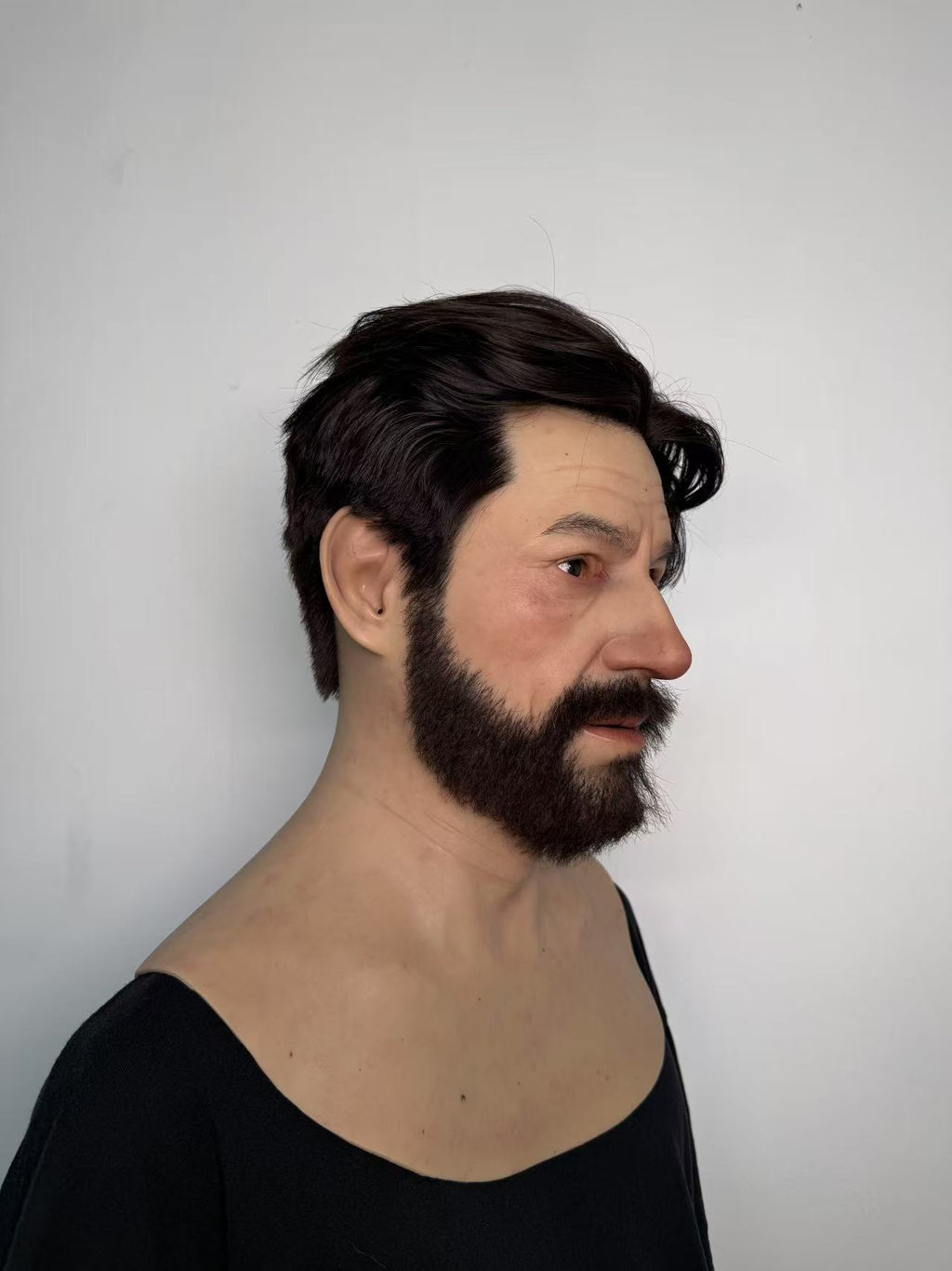 Ultra Realistic Silicone Mask with Hair & Beard – Natural Male Face Disguise for Film, Social Experiments & Content Creation